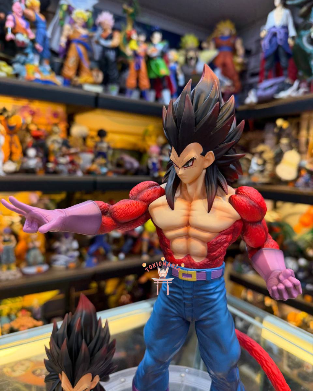 Figura Vegeta Super Saiyan 4