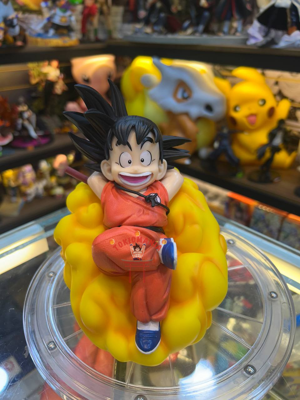 Figura Goku en Nube