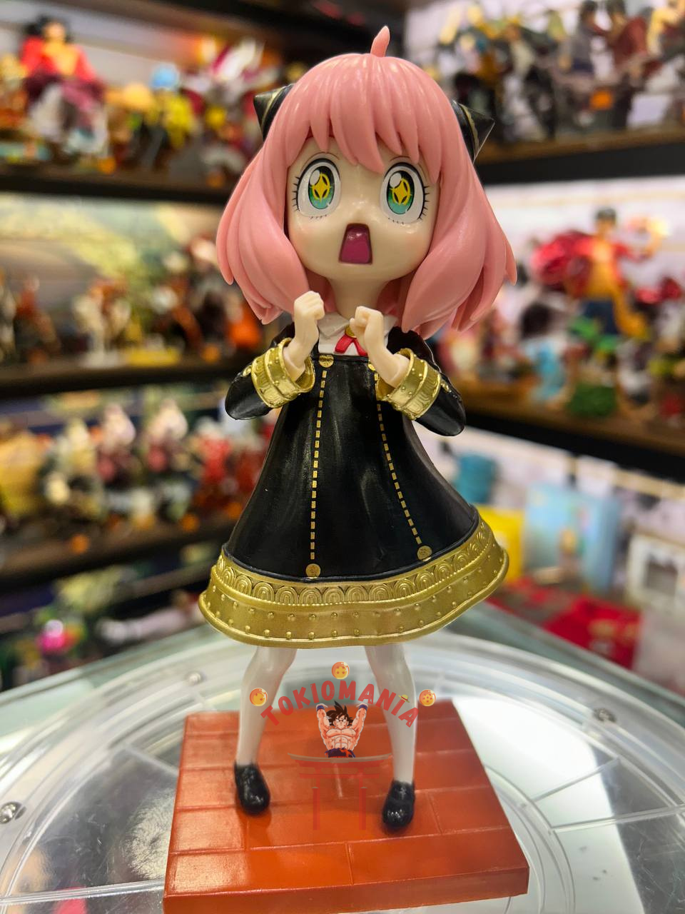 Figura Anya