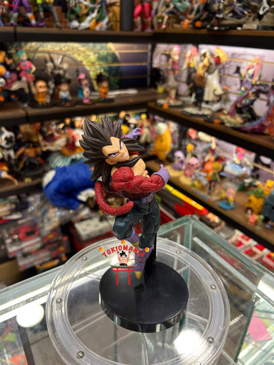 Figura Vegeta SSJ4