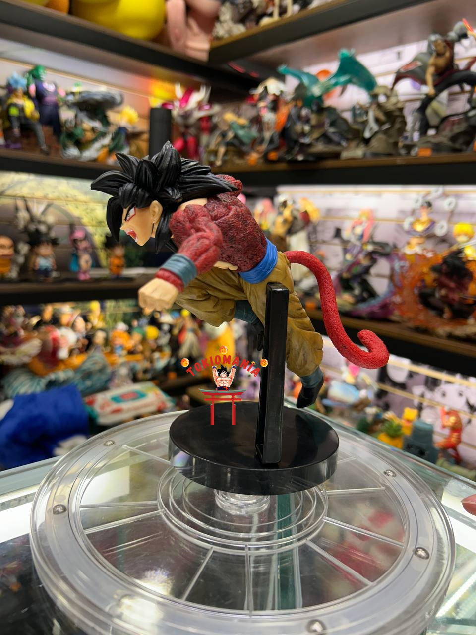 Figura Goku SSJ4
