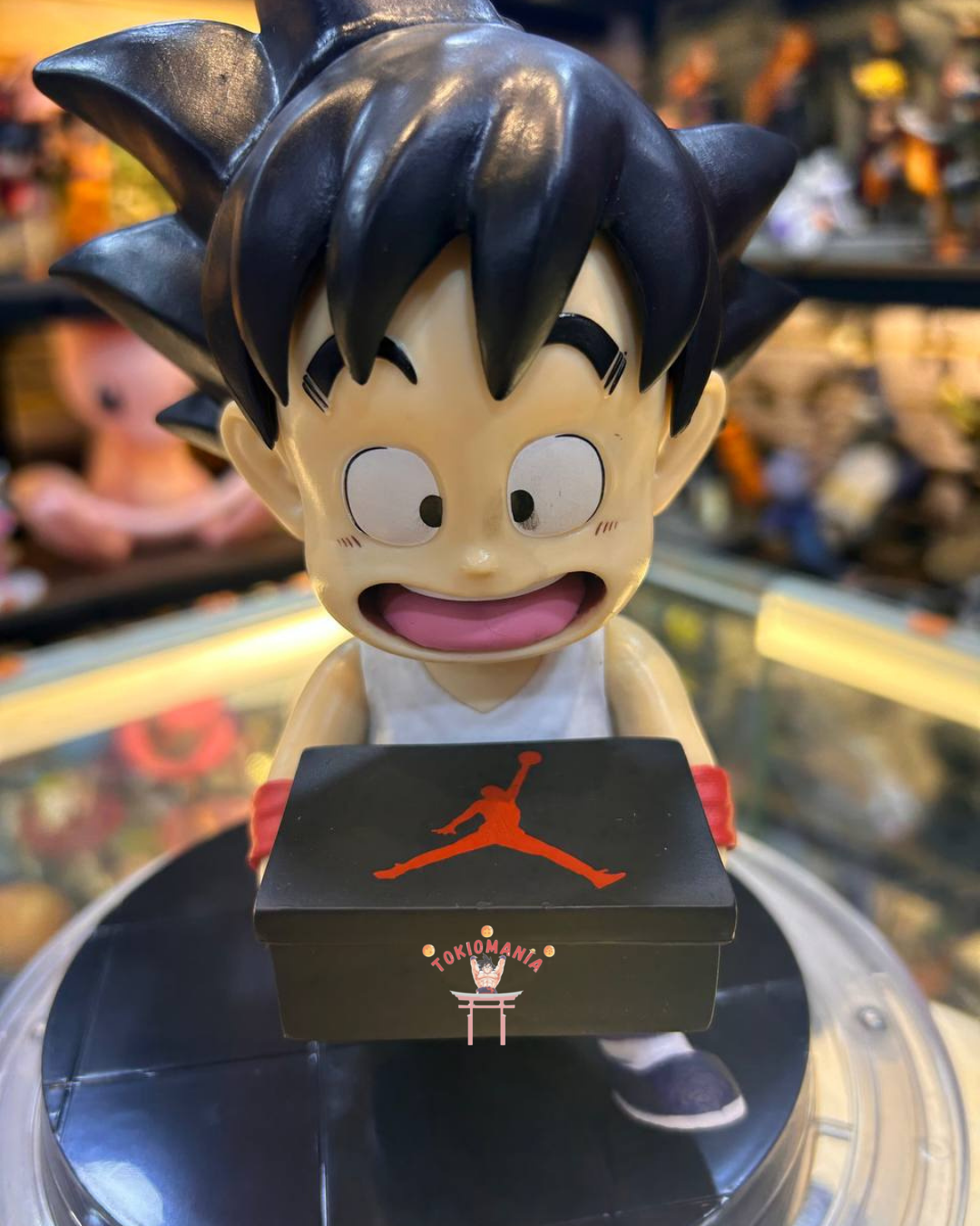 Figura Goku X Nike