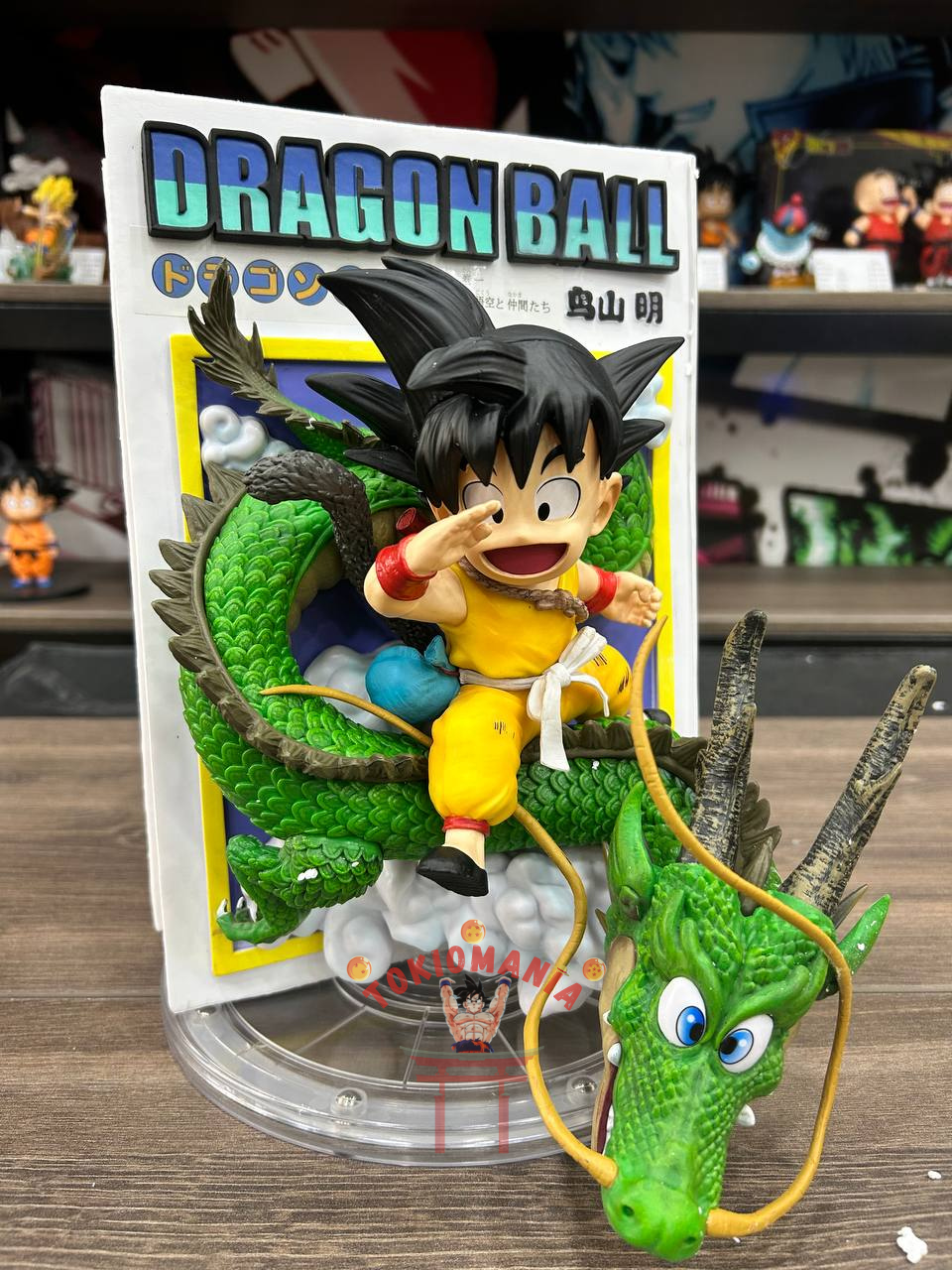 Figura Libro Goku x Shenlong