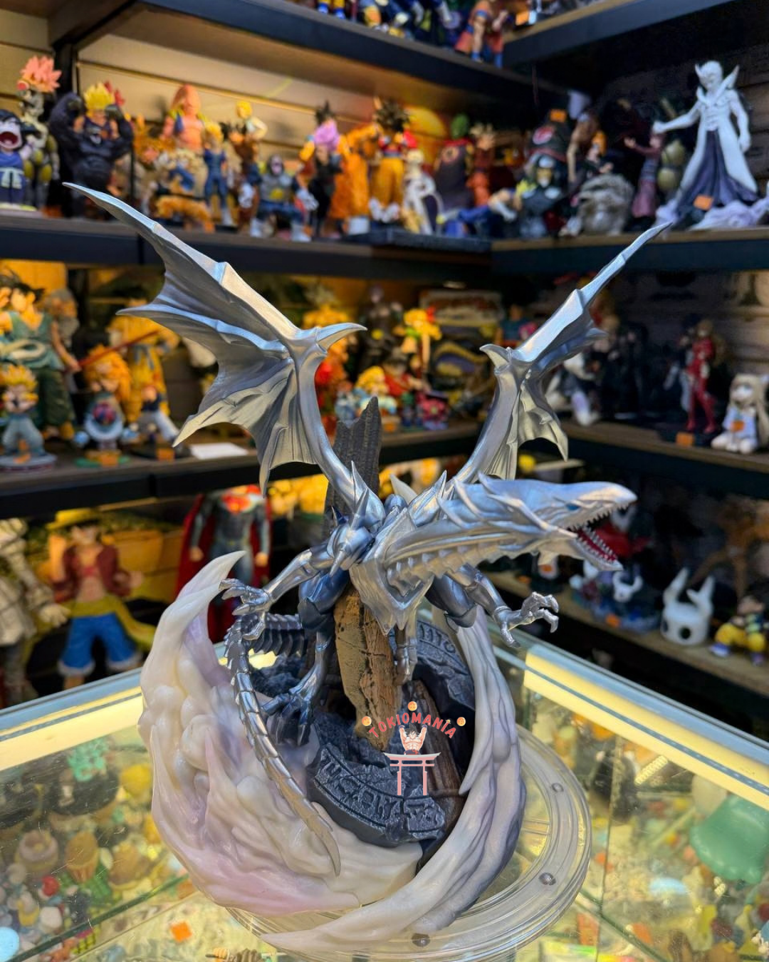 Figura Dragon Blanco de Ojos Azules