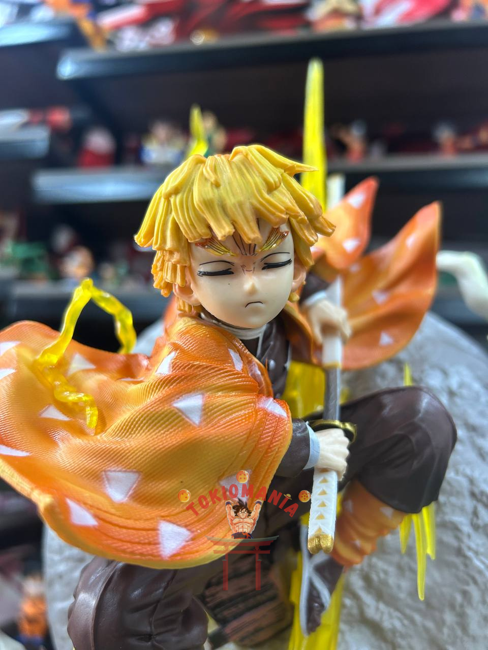 Figura Zenitsu